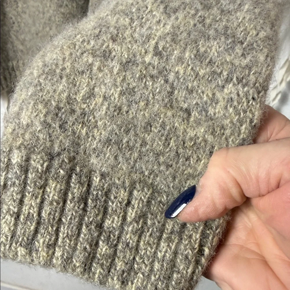 J. Crew Men's 100% Shetland Wool Crewneck Sweater in Oatmeal Size Large